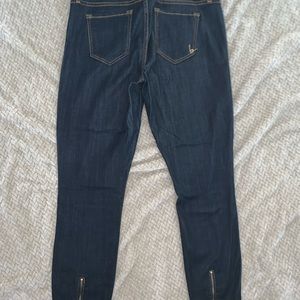 Bebe Blue cropped jeans. Size 30